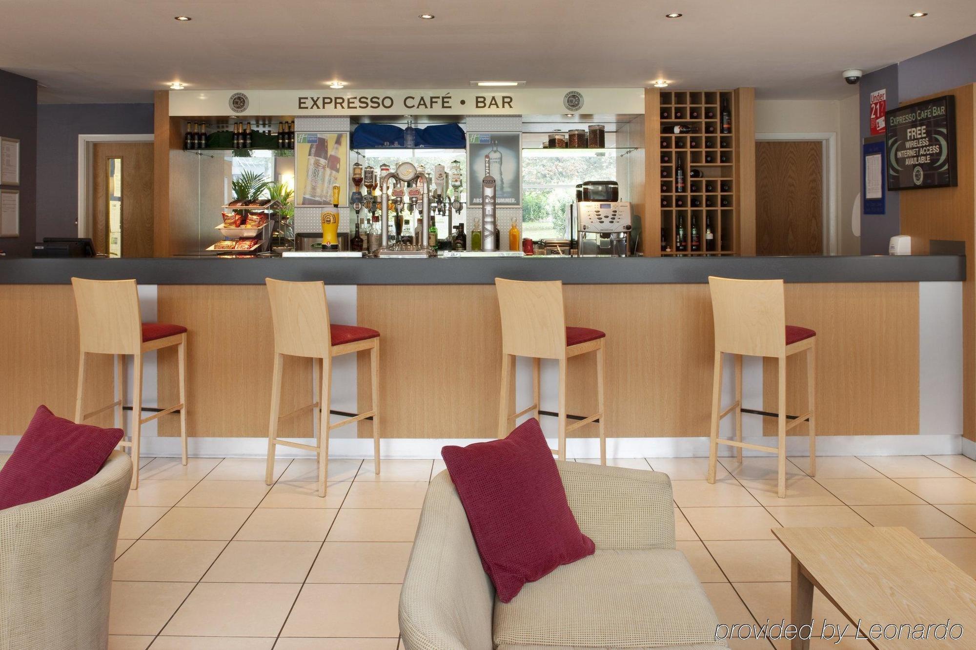 Premier Inn Nottingham City Restoran gambar
